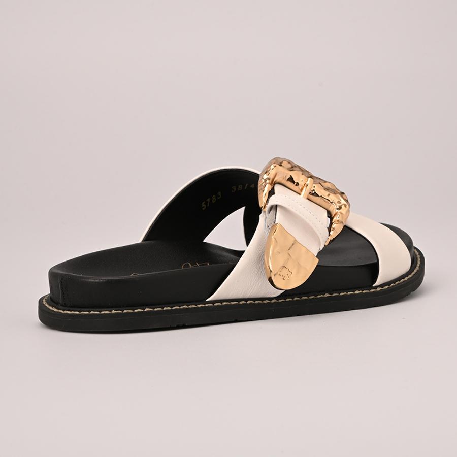 SANDALIA